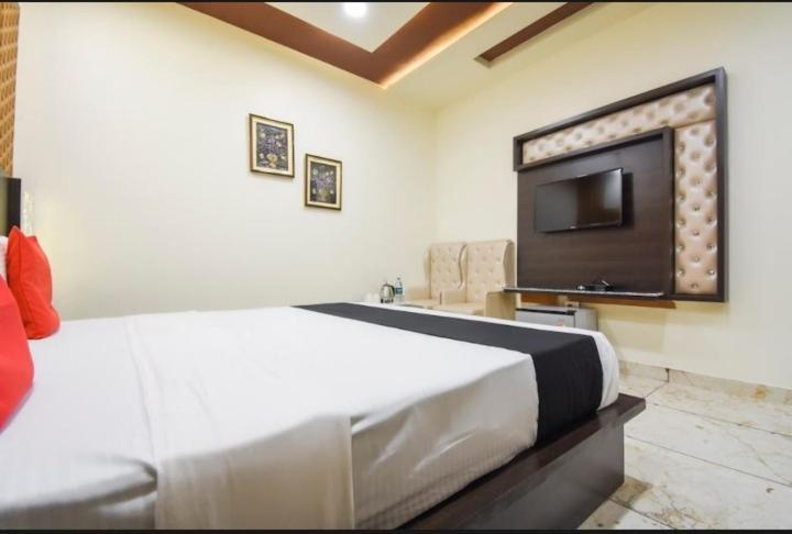Hotel Ravi Residency Jalandhar Buitenkant foto
